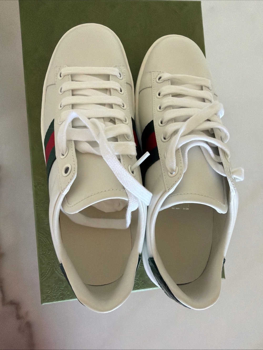 Gucci White Leather Sneakers with Green & Red Stripe